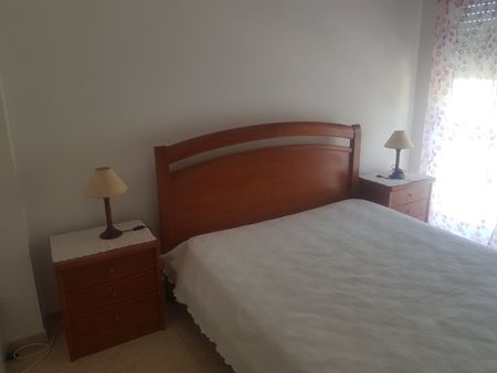 Apartamento T2 Mobilado com Elevador e Varandas - Arrendamento Sazonal (Outubro a Junho) - Photo 5
