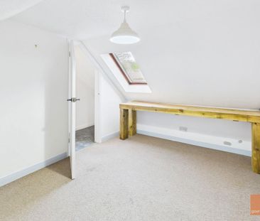 5 bedroom semi-detached house to rent - Photo 4