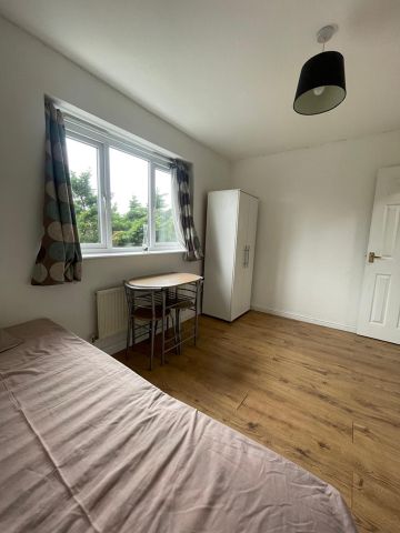 Room in a Shared House, Bedfordshire, LU1 - Photo 3