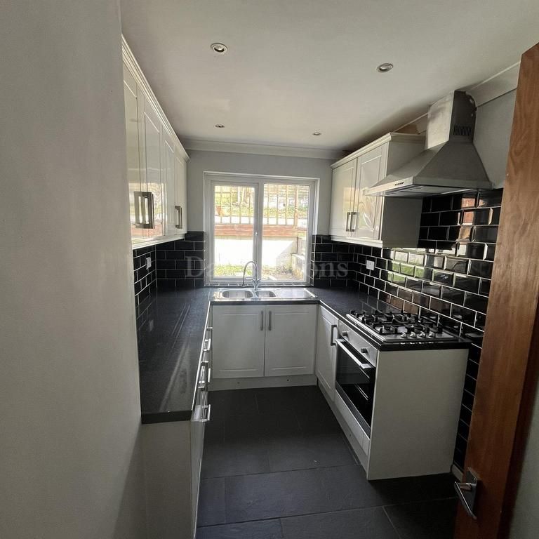 2 bedroom semi-detached house to rent - Photo 1