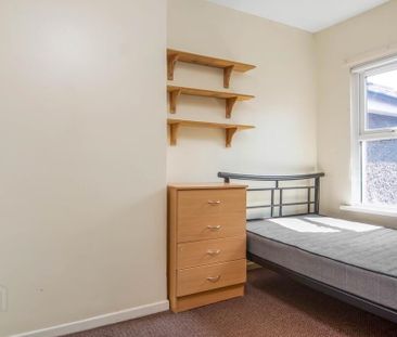 63 Sandhurst Gardens, Belfast, BT9 5AX - Photo 4