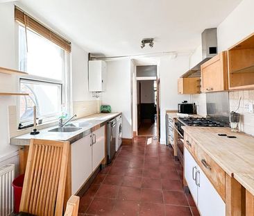 3 bedroom end of terrace house to rent - Photo 6