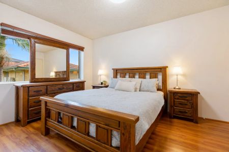 FURNISHED UNIT IN THE HEART OF COORPAROO - Photo 5