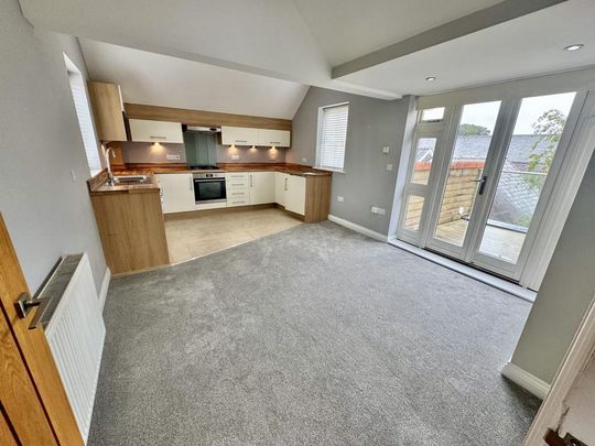 2 bedroom maisonette to rent - Photo 1