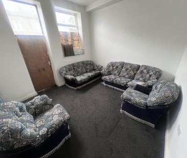 4 bedroom terraced house to rent - Photo 1