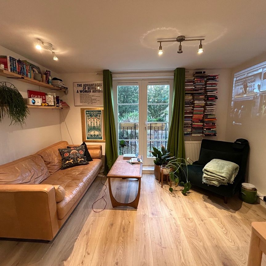 2 Bed Flat, Croston Street, E8 - Photo 1