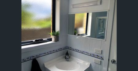 Renovated House Maloney's Beach unfurnished or furnished - Photo 3