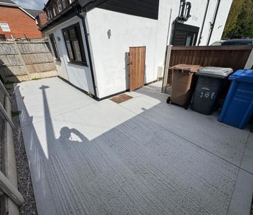 Partington Lane Swinton Manchester Greater Manchester - Photo 3