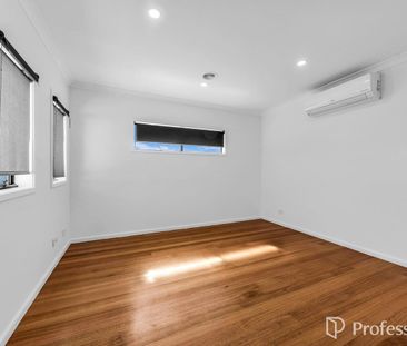 Spacious Family Living in a Prime Burnside Location - Photo 2