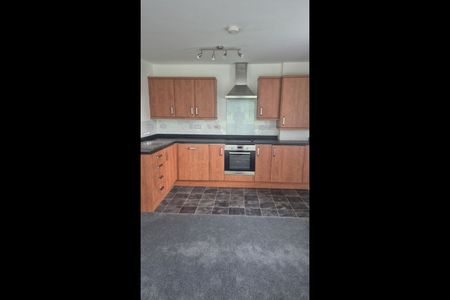 2 Bed Flat, Severn Point, BS10 - Photo 4