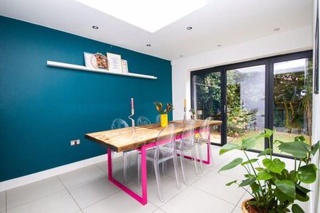 4 bedroom detached house to rent - Photo 4