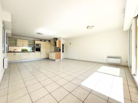 Location appartement 3 pièces, 74.23m², Nîmes - Photo 4