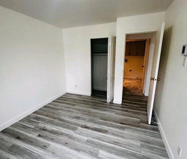 5 1/2 - Photo 4