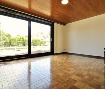 Ruime villa met 4 slp, tuin, 2 terrassen en 2 garages voor 1.250 EU... - Photo 1