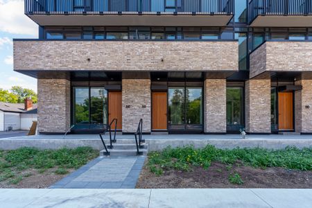 For Lease - 88 Agnes Street, Mississauga, Ontario - Photo 2