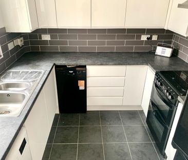 2 bedroom semi-detached house to rent - Photo 6