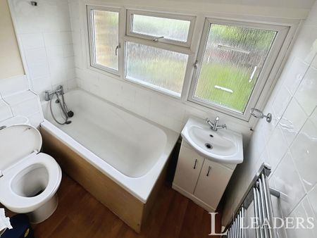 3 bedroom unknown to rent Spencers Croft, Harlow - Photo 5