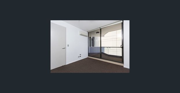 Stylish one bedroom apartment in the heart of Zetland - Photo 1