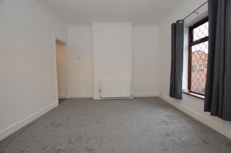 3 Bedroom Terraced House - Photo 4