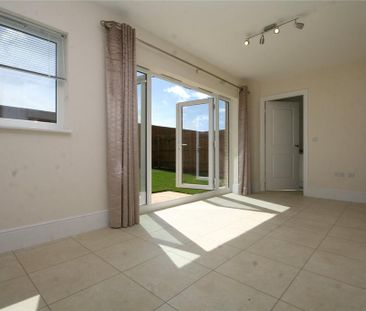 4 bedroom detached house to rent - Photo 1