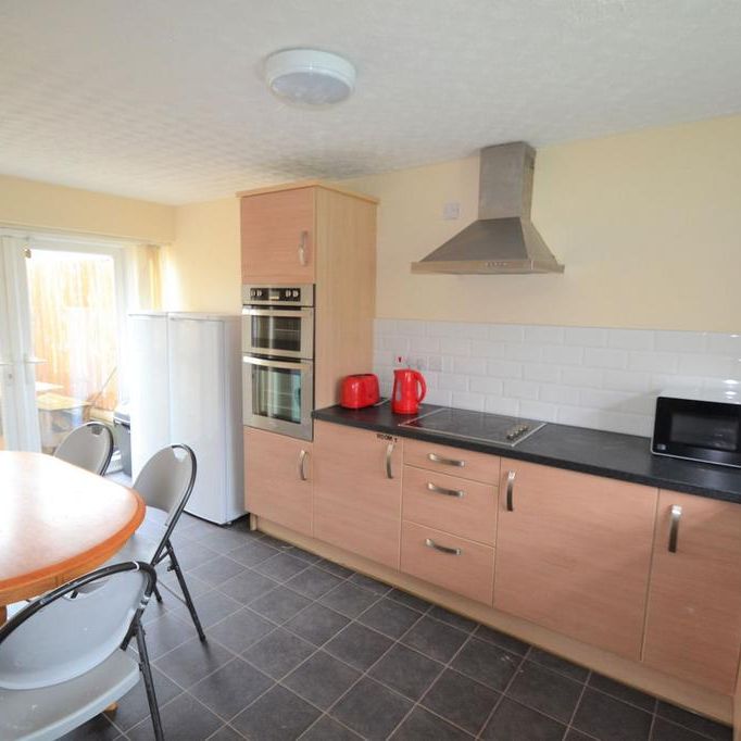 1 bedroom in a house share to rent - Photo 1