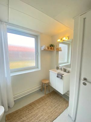 Lysfyldt 3-værelses lejlighed med moderne komfort - Photo 1