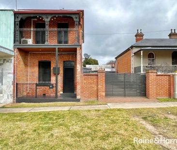 TERRACE ON RUSSELL STREET- Available 21/5/26 !!!! - Photo 5
