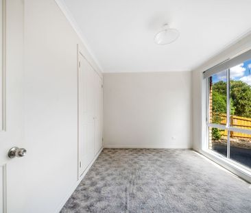 Sunny 3-Bedroom Home in Quiet Cul-de-Sac - Photo 3