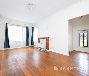 Home in the Heart of Braybrook - Photo 2