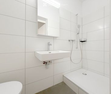 Zentrale helle Altbau-Wohnung mit moderner Küche und privatem Gartensitzplatz - Photo 5