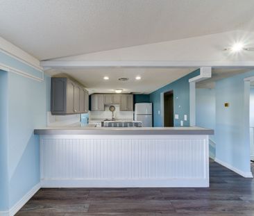 For Lease - 15 Willow Street, Wasaga Beach, Ontario - Photo 2