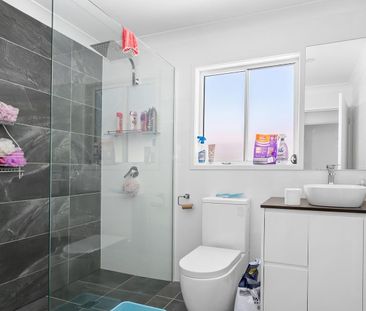 Delightful 2 bedroom duplex in great location. - Photo 3