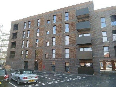 2 bedroom flat to rent - Photo 4
