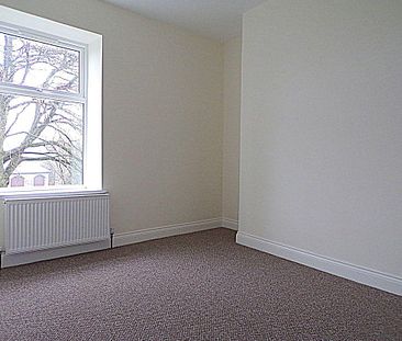 3 bed terrace to rent in DH9 - Photo 2