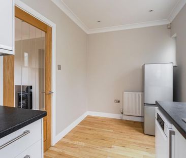 3 bedroom terraced house to rent - Photo 6