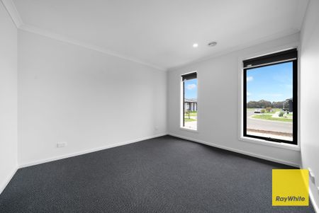 Brand New Dream Home in the Heart of Tarneit! - Photo 5