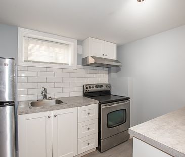 **BEAUTIFUL** 3 Bedroom Lower Unit in Thorold!! - Photo 6