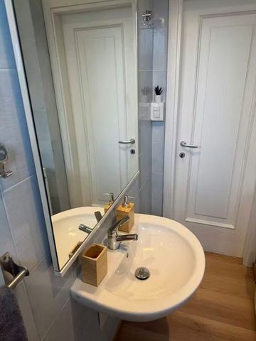 Via Giovanni Francesco Barbieri, Bologna, Emilia-Romagna 40129 - Photo 5