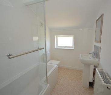 2 bedroom end of terrace house to rent - Photo 6