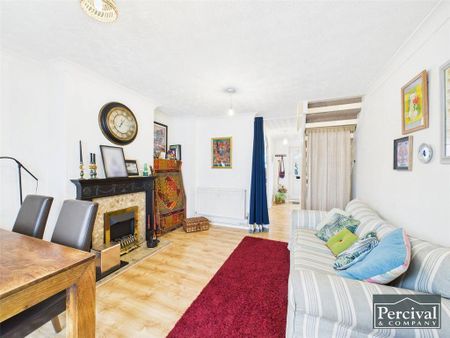 2 bedroom end of terrace house to rent - Photo 4