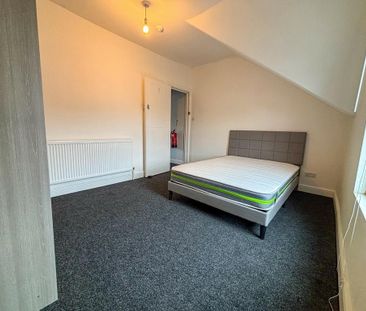 1 bedroom in a flat share to rent - Photo 1
