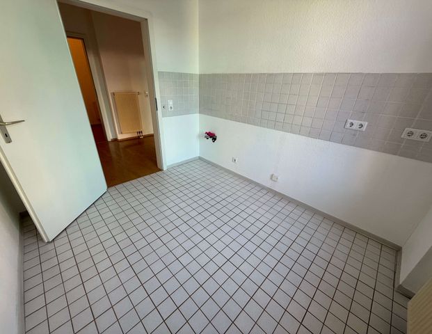 Großes Wohnzi. - begehbarer Kleideschrank - 2. OG - frei ab sofort - Foto 1