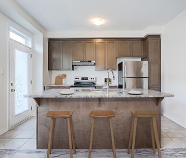 For Lease - 3353 Carding Mill Trail, Oakville, Ontario - Photo 3