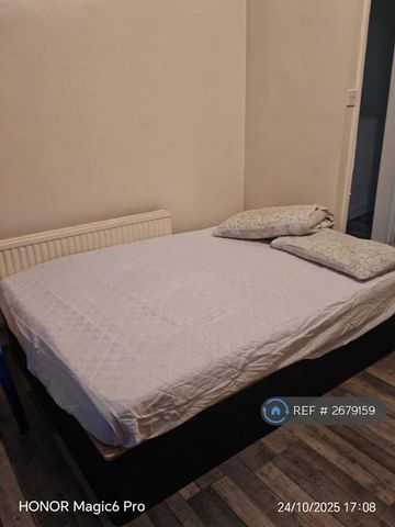 1 bedroom in a house share to rent - Photo 5