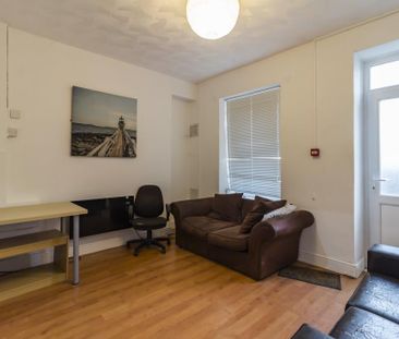 Room For Rent Laura Street, Pontypridd - Photo 3