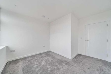 London Road, Staines-upon-thames, TW18 - Photo 3