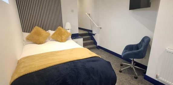 1 bedroom in a house share to rent - Photo 2