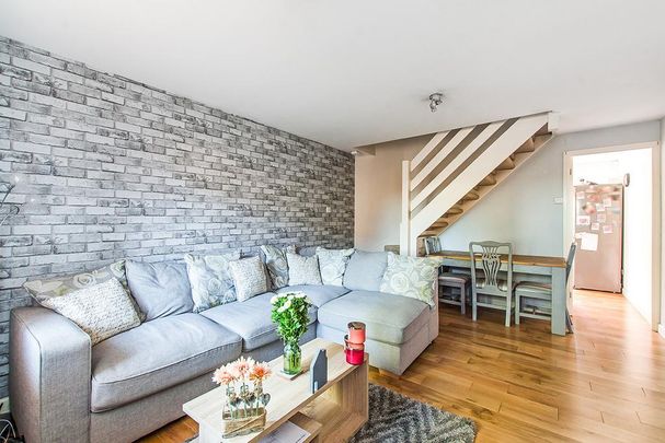 2 bedroom semi-detached house to rent - Photo 1