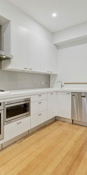 1/10 Ellesmere Road, Windsor - Photo 1