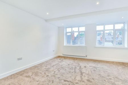 3 bedroom apartment to rent - Photo 4